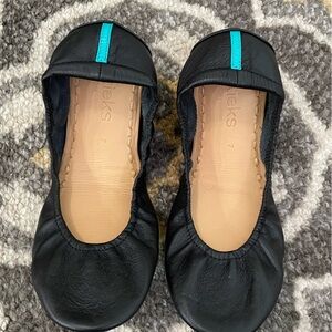 Tieks Black leather flats size 7. Brand New! Retail $200